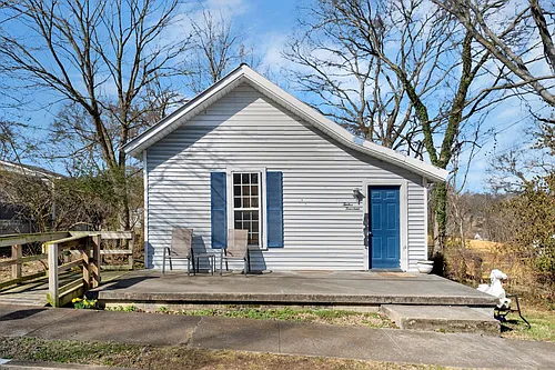 1214 School St Photo 1