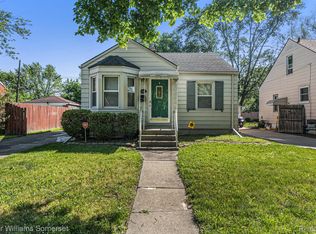 19446 Washtenaw St, Harper Woods, MI 48225