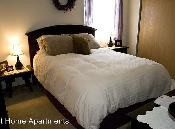 2nd image of 14234 43rd Ave N APT B