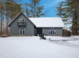 48 Meadow Dr, Queensbury, NY 12804