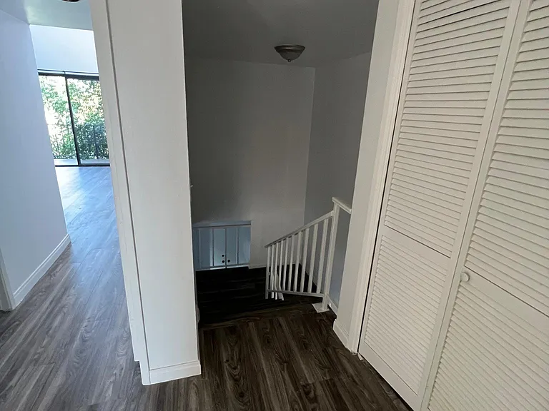17836 Killion St — Photo 30