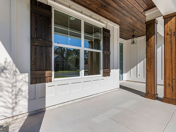 3rd image of 103 Maybird Dr
