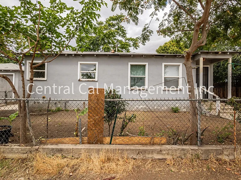 2124 Pacific St — Photo 1