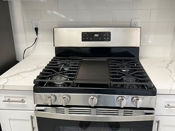 5th image of 1212 N Beachwood Dr #3