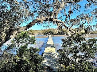 530 Parrot Point Dr, Charleston, SC 29412