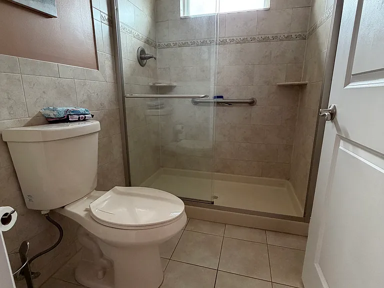 96 Buckingham Dr N — Photo 10