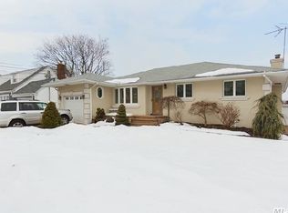 53 Spielman Ave, Farmingdale, NY 11735