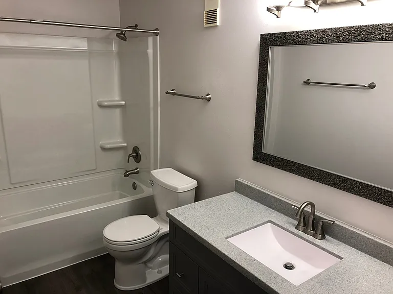 Wyndham Place Apartments — Photo 12