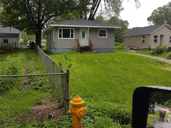 3924 6th St, Rock Island, IL 61201