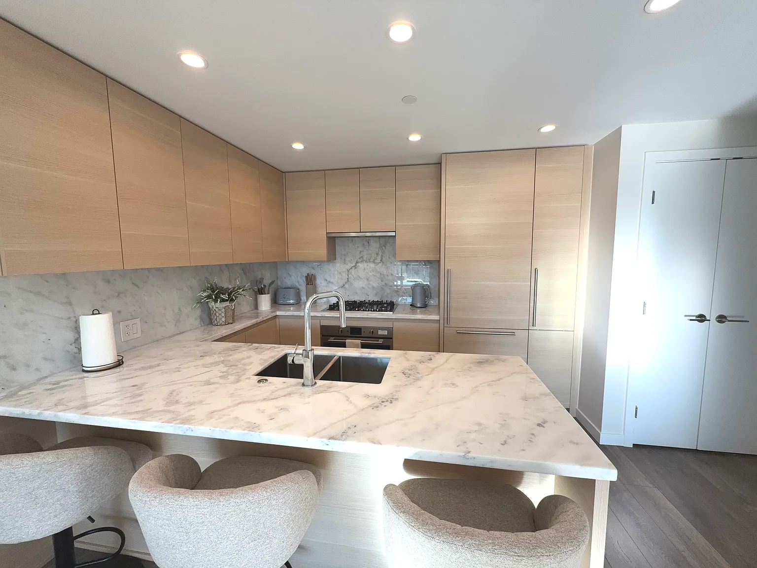 1 bed, 629 sqft, $3,500 — Photo 1