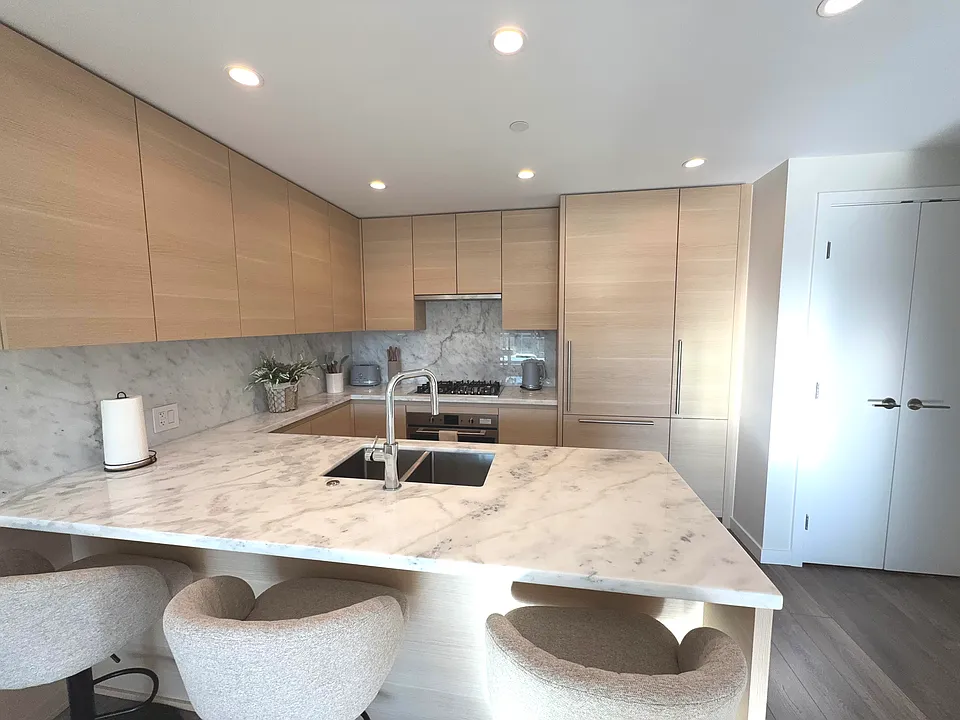305 Morrissey Rd #2005
