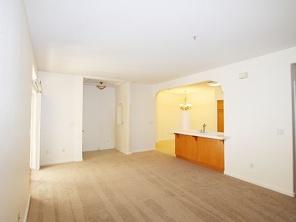4th image of 610 Sunrise Dr Unit 10G