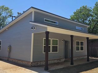 204 NE 7th St, Rogers, AR 72756