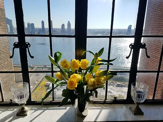 Rented by Halstead Real Estate | media 8