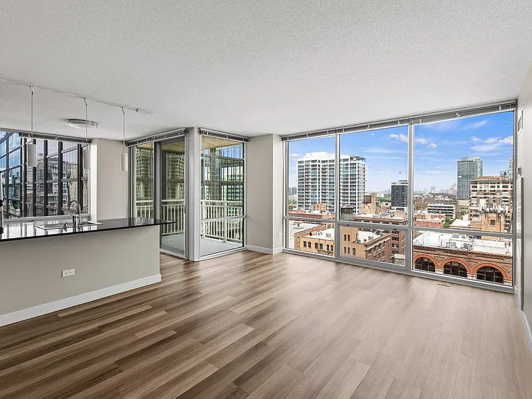 Flair Tower Apartments — Photo 4