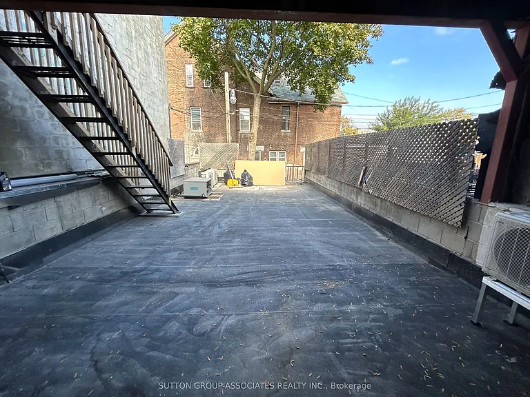 792 College St #2 — Photo 11