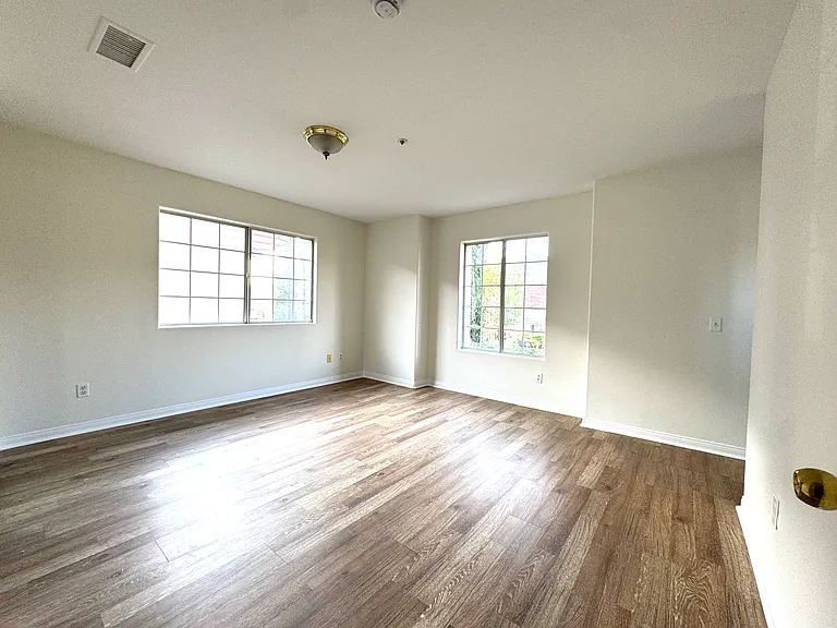 805 S 2nd Ave — Photo 7