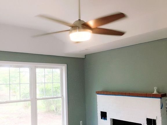 Sun room 54" ceiling fan remoted controlled