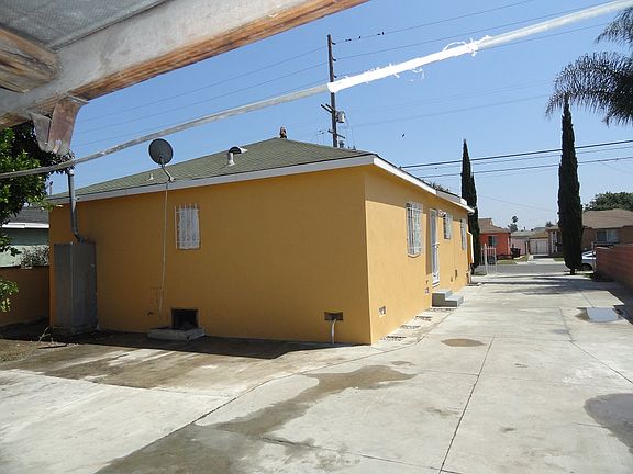 4th image of 1315 E 109th St