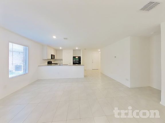 3rd image of 1516 Claireborne Ct
