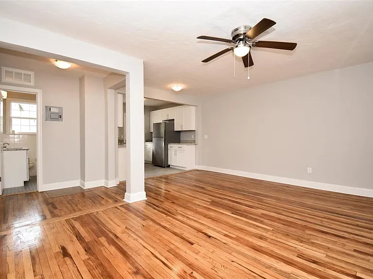 1028 NE 3rd Ave — Photo 6