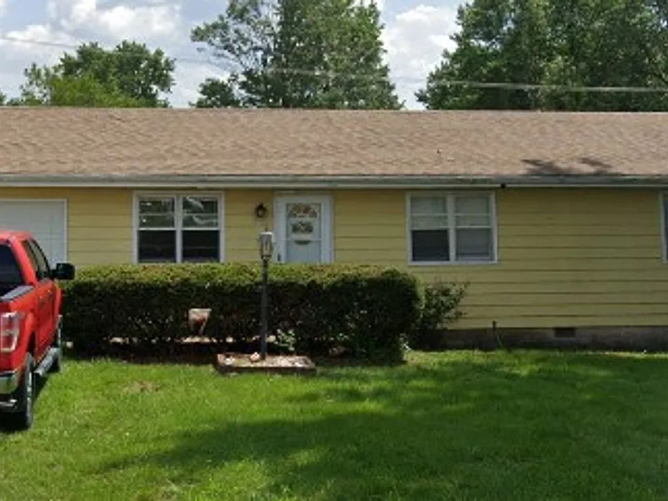 202 E New Melville Rd