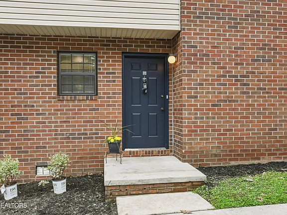 2nd image of 446 Tammy Dr #8