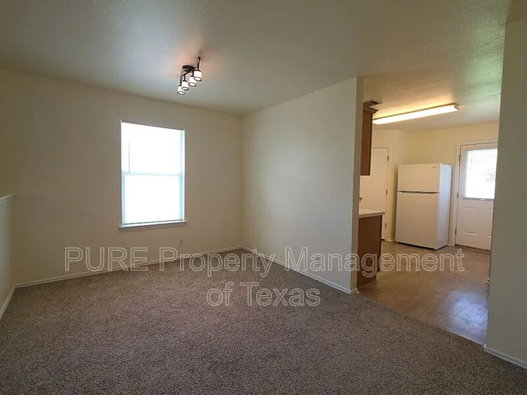 609 Losoya Ct — Photo 12