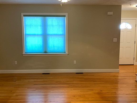 3rd image of 500 Justin Dr Unit 6