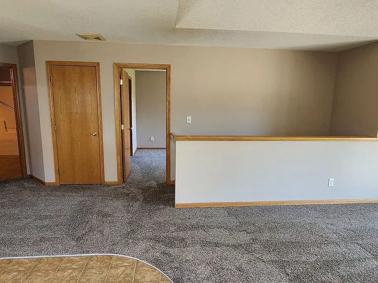 503 Amber Ln — Photo 8