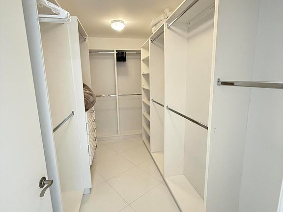 5th image of 15811 Collins Avenue #407