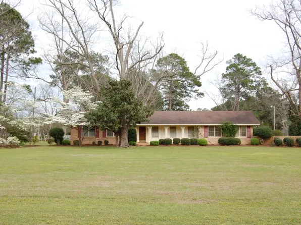 102 Walker Ave, Fitzgerald, GA 31750