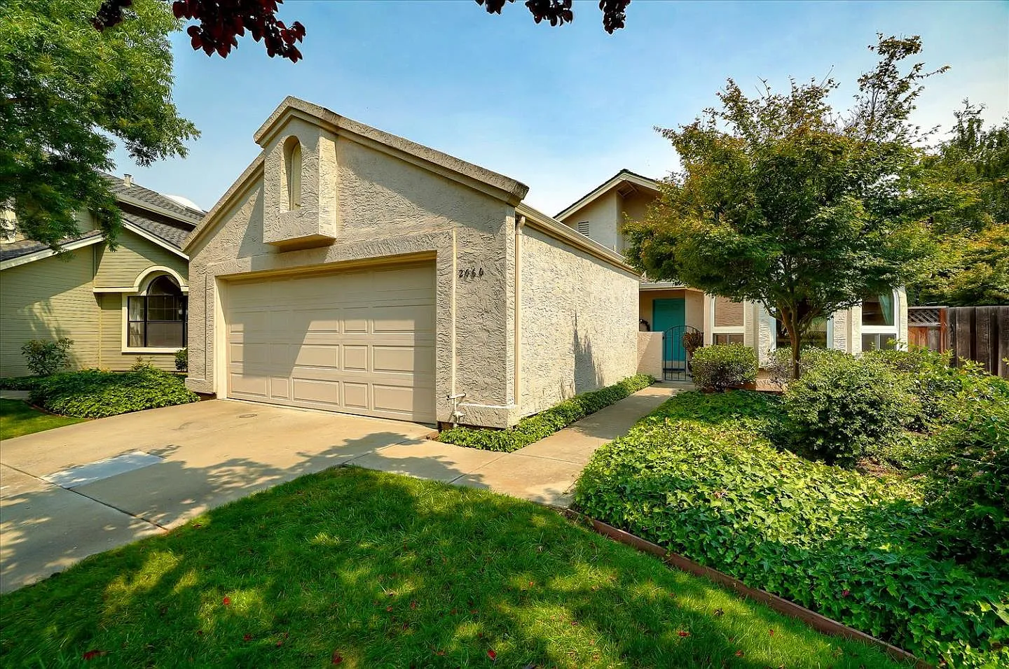 2060 Bayo Claros Cir photo 1