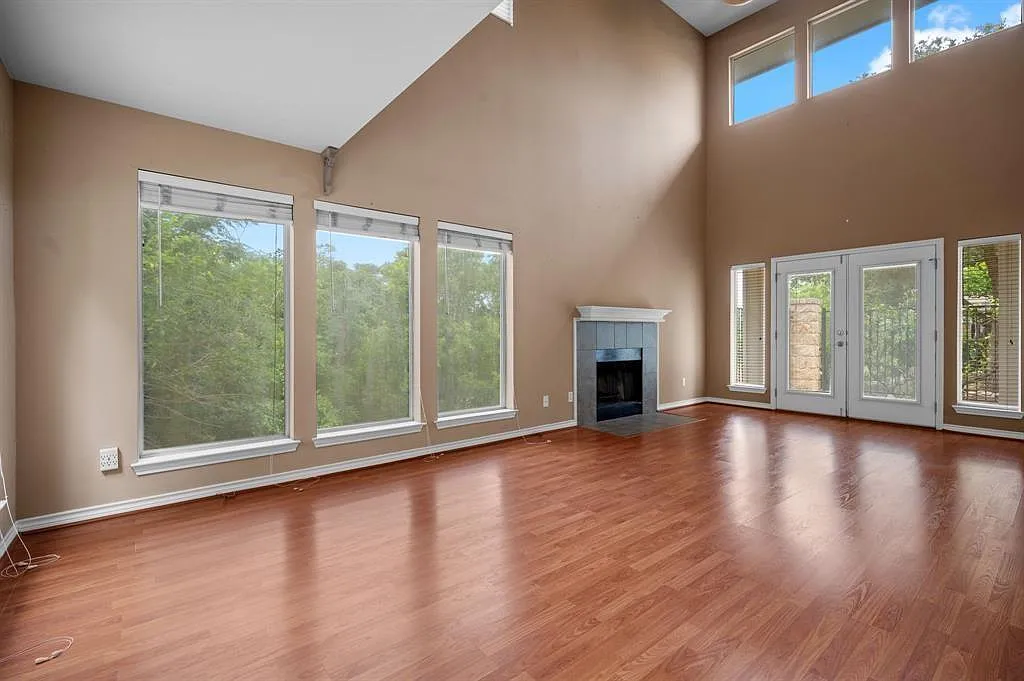 2 bed, 2.5 bath, 1430 sqft, $1,900 — Photo 3