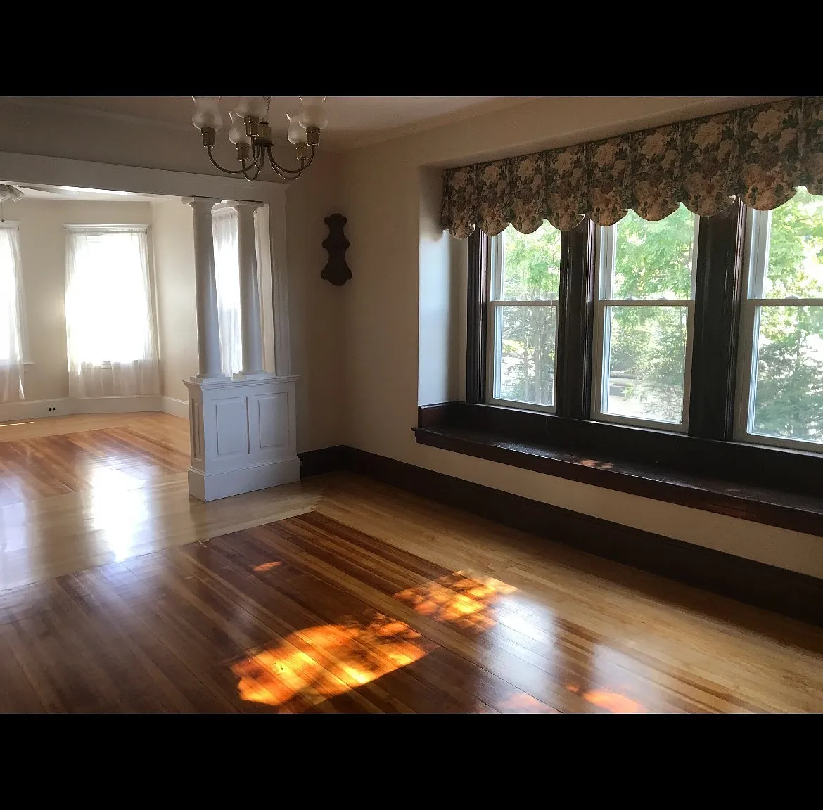 2 bed, 1.0 bath, 1600 sqft, $2,600 — Photo 4