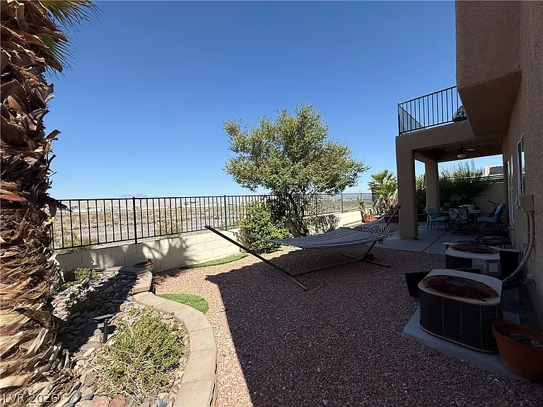 1541 Dusty Canyon St — Photo 20