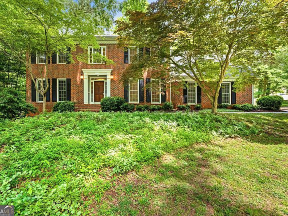 2nd image of 100 Lakemont Cir