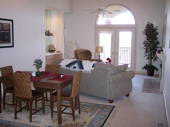 DINING/LIVING RM/WET BAR