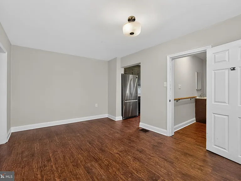 1219 E Philadelphia Ave — Photo 11