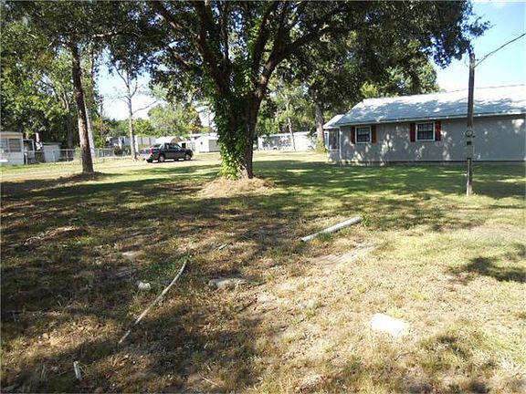  PROPERTY HAS  3  LOTS- ADDTIONAL  SEPTIC/METER POLE  FOR EXPANDTION
