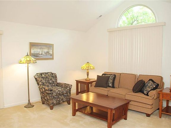 3rd image of 1734 Cloister Dr