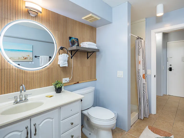 2464 Prince Edward St #501 — Photo 5