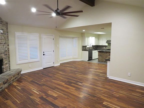 4th image of 1714 S Park Way Dr