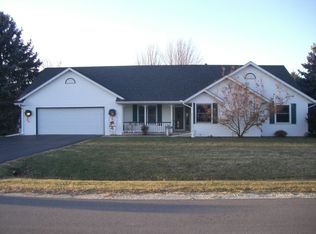 9636 Rambouillet Rdg, Roscoe, IL 61073