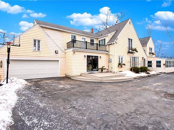 3rd image of 111 North Dr