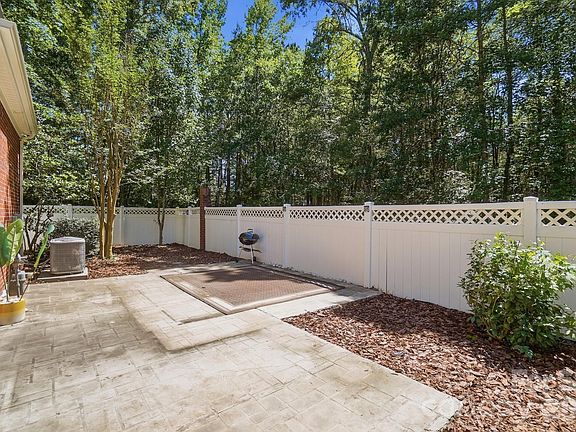 2nd image of 10412 Berkeley Woods Ln