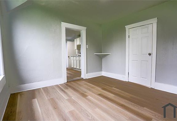 4th image of 3514 W 58th St #Up