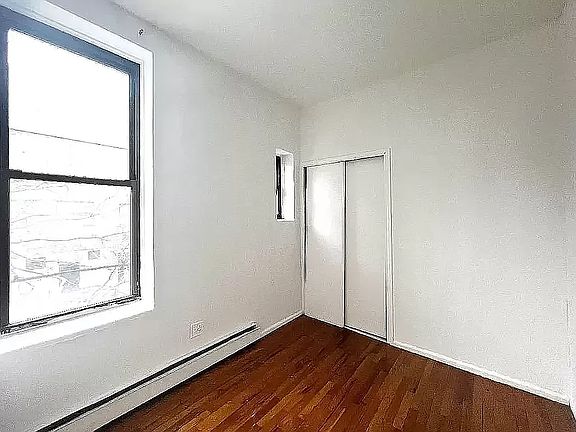 3rd image of 370 W 52nd St #3995