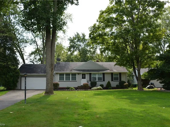 13429 Ruth Dr, Strongsville, OH 44136