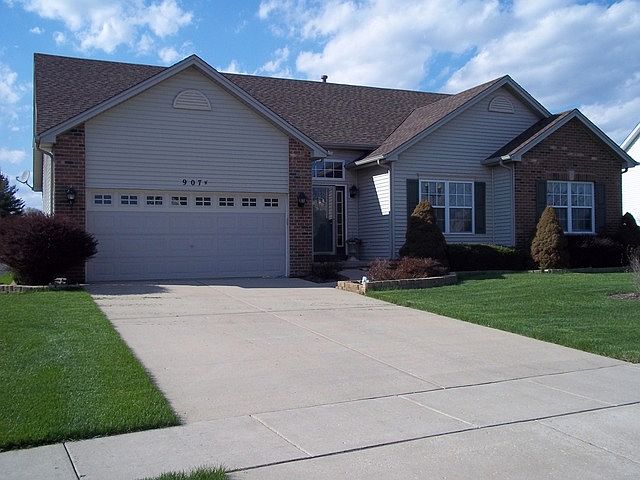 1st image of 907 Butterfield Cir W